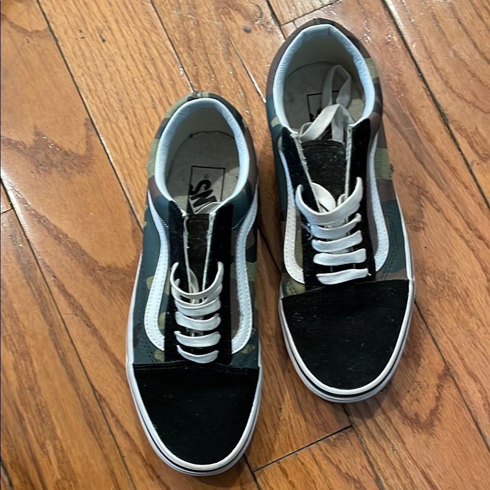 Vans Men's Black and Camouflage Sneakers